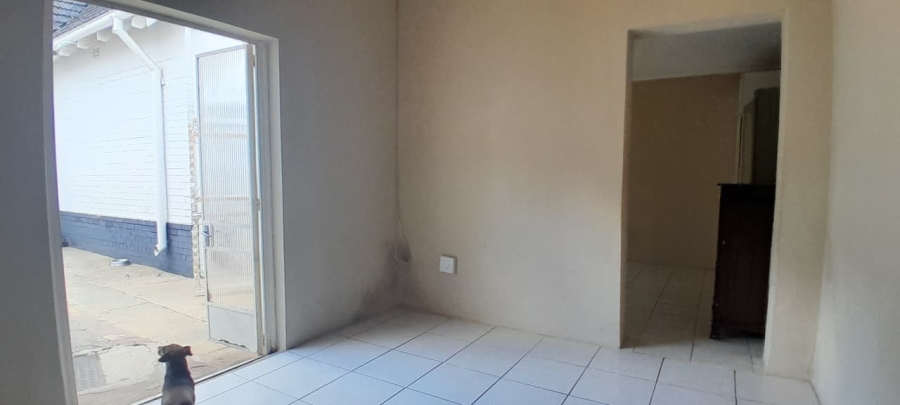 To Let 1 Bedroom Property for Rent in Creswell Park Gauteng