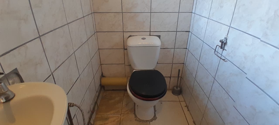 To Let 1 Bedroom Property for Rent in Creswell Park Gauteng