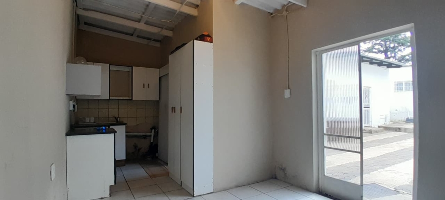To Let 1 Bedroom Property for Rent in Creswell Park Gauteng