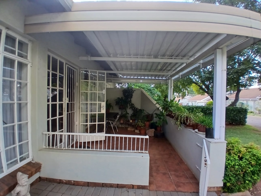 3 Bedroom Property for Sale in Die Hoewes Gauteng