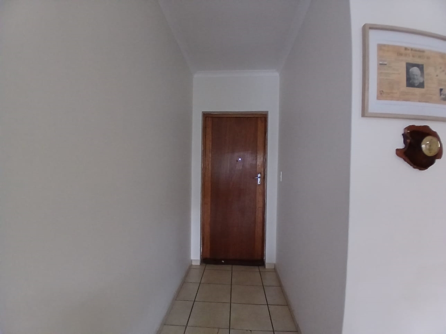 3 Bedroom Property for Sale in Die Hoewes Gauteng