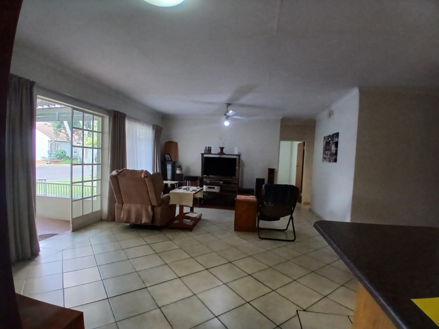 3 Bedroom Property for Sale in Die Hoewes Gauteng