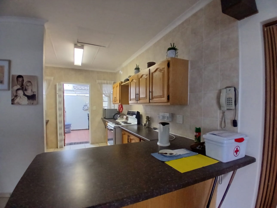 3 Bedroom Property for Sale in Die Hoewes Gauteng