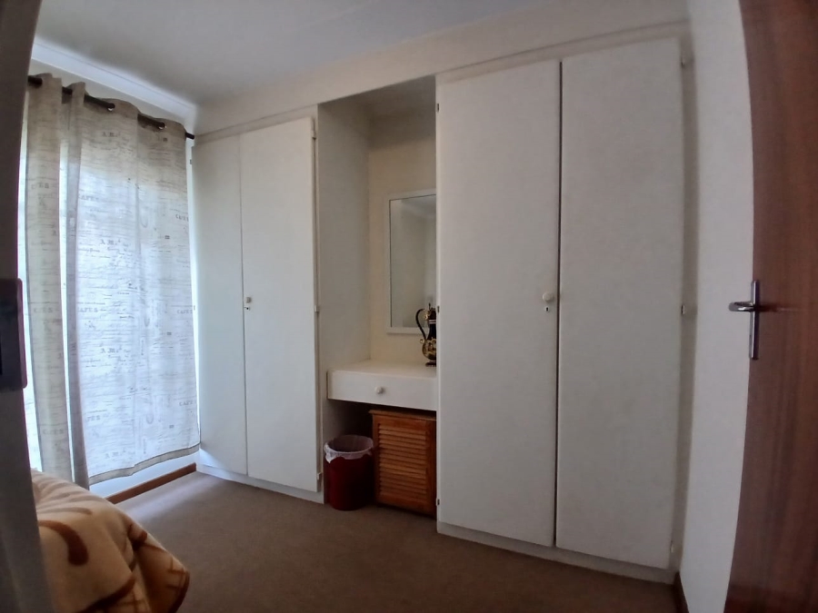 3 Bedroom Property for Sale in Die Hoewes Gauteng