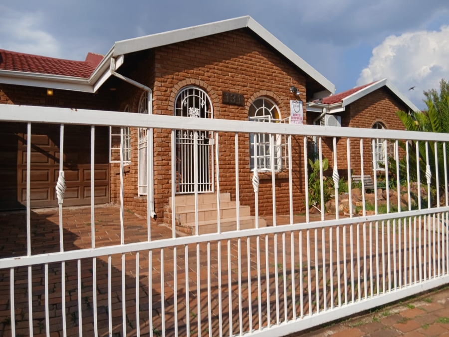To Let 3 Bedroom Property for Rent in Lenasia Ext 1 Gauteng