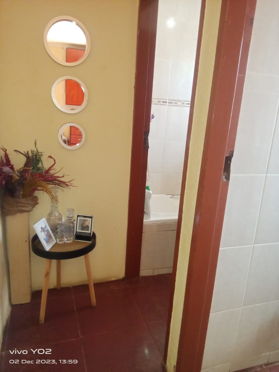 7 Bedroom Property for Sale in Protea Glen Gauteng