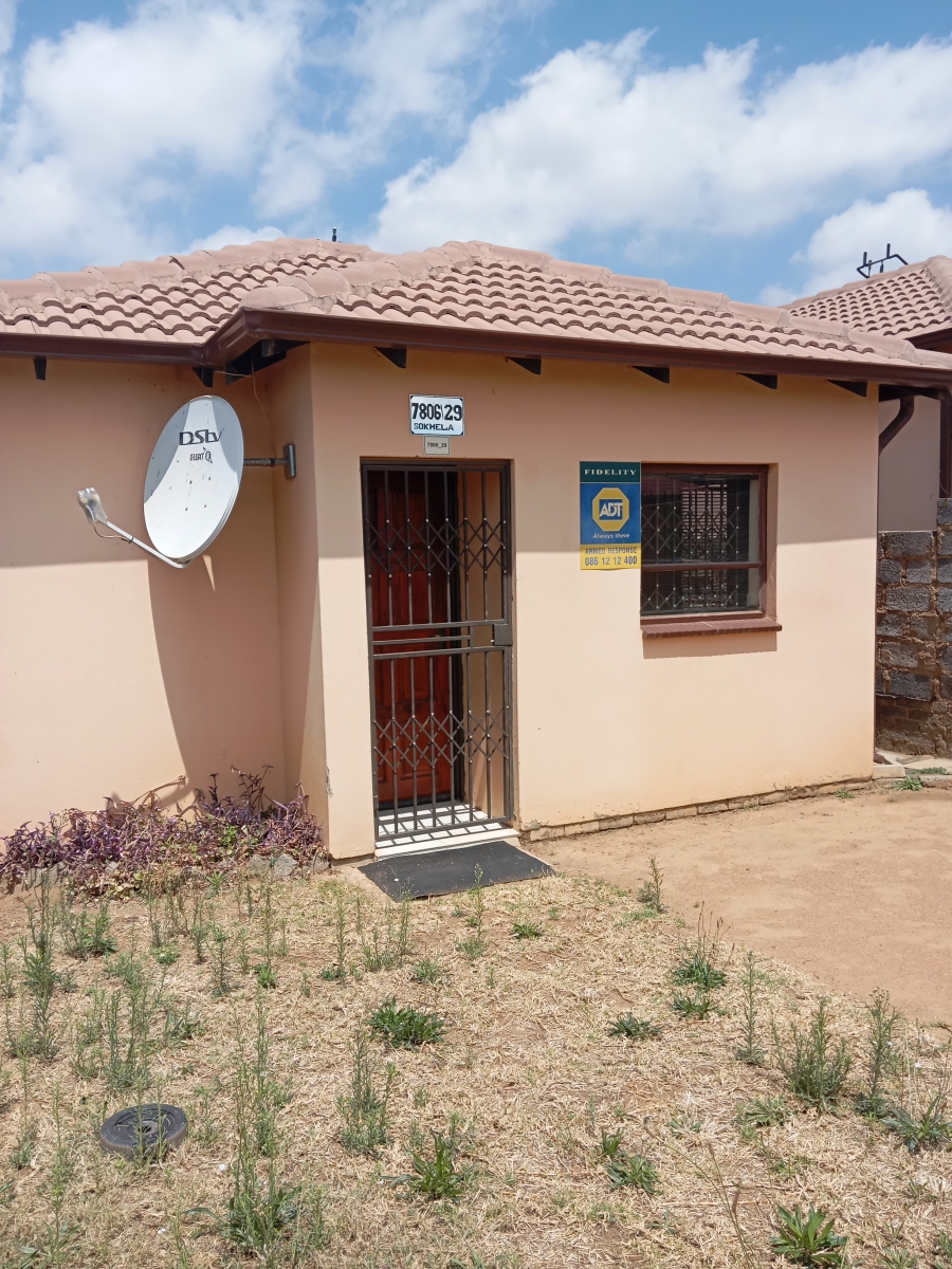 2 Bedroom Property for Sale in Clayville Gauteng