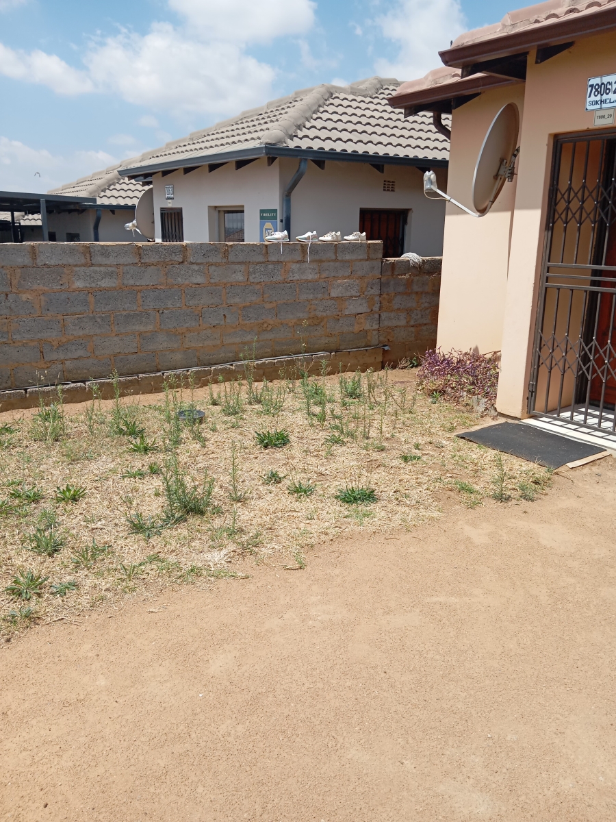 2 Bedroom Property for Sale in Clayville Gauteng