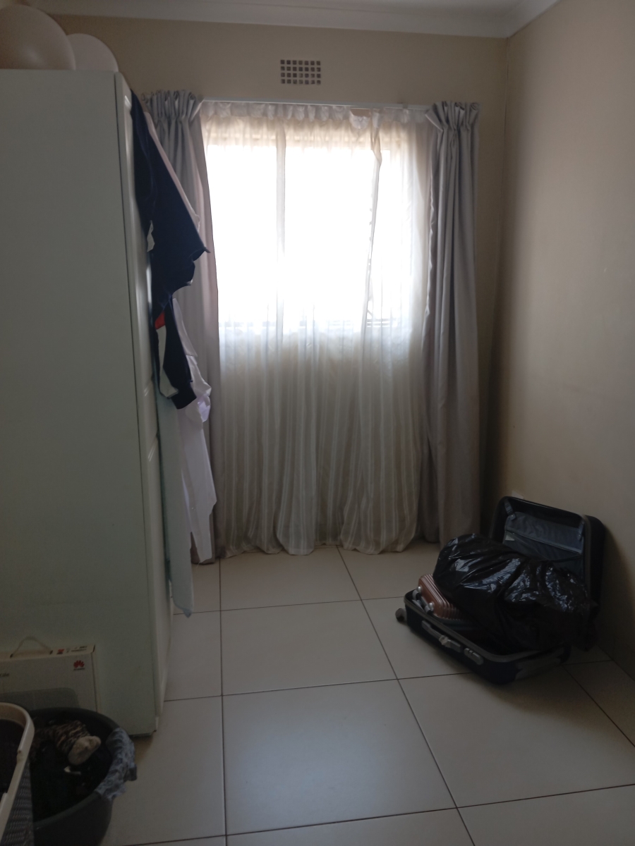 2 Bedroom Property for Sale in Clayville Gauteng