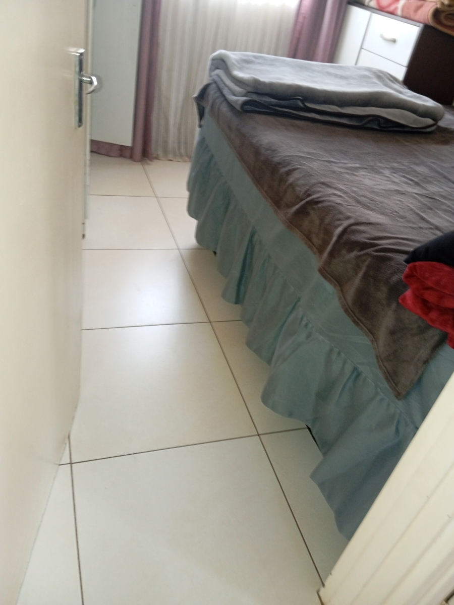 2 Bedroom Property for Sale in Clayville Gauteng