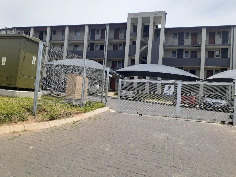 To Let 2 Bedroom Property for Rent in Fleurhof Gauteng