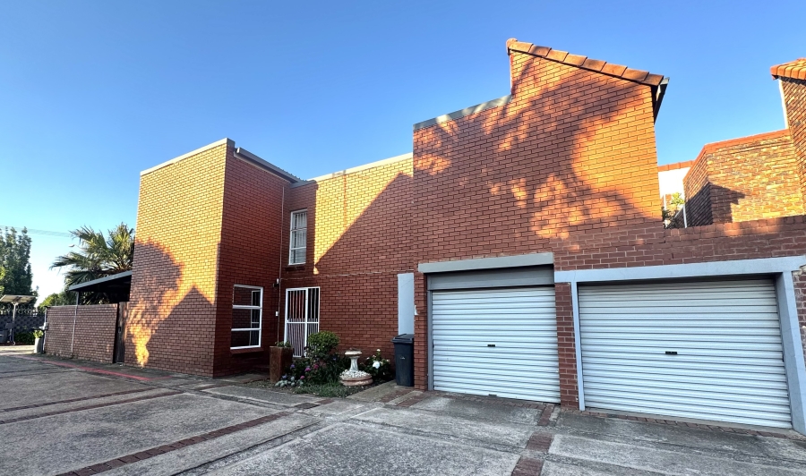 3 Bedroom Property for Sale in Elarduspark Ext 3 Gauteng