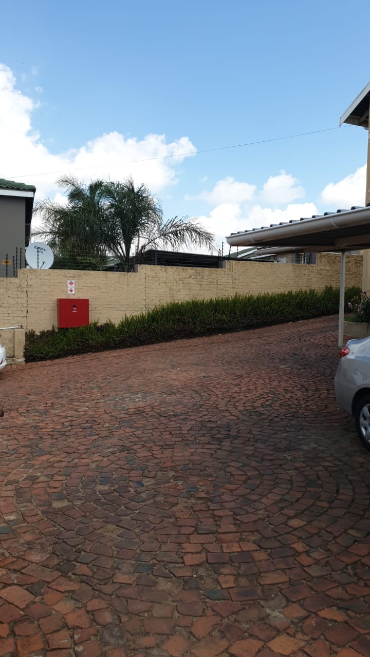To Let 1 Bedroom Property for Rent in Primrose Gauteng