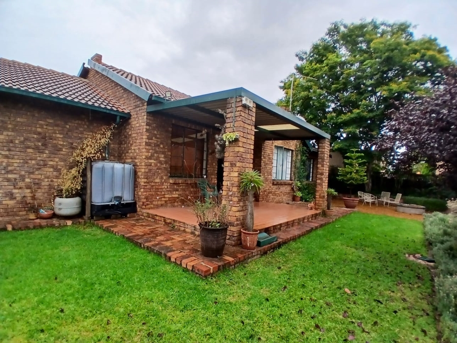 3 Bedroom Property for Sale in Highveld Gauteng