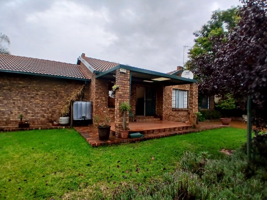 3 Bedroom Property for Sale in Highveld Gauteng