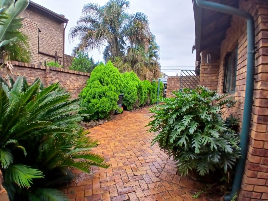 3 Bedroom Property for Sale in Highveld Gauteng