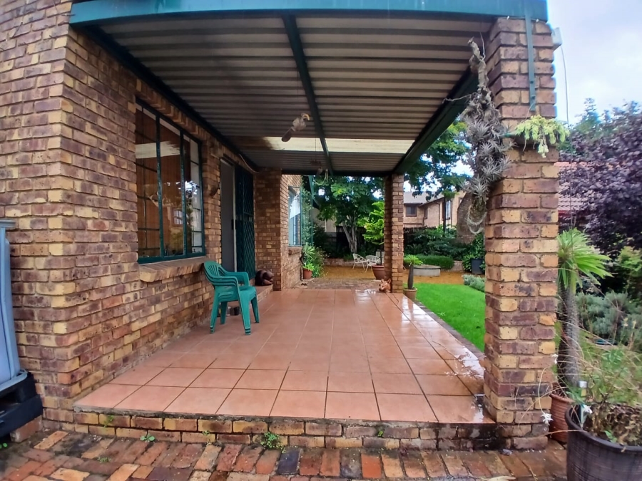 3 Bedroom Property for Sale in Highveld Gauteng