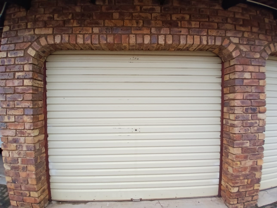 2 Bedroom Property for Sale in Zwartkop Gauteng