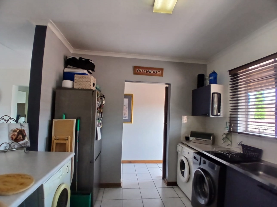 2 Bedroom Property for Sale in Zwartkop Gauteng