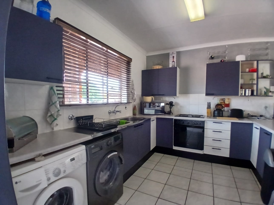 2 Bedroom Property for Sale in Zwartkop Gauteng