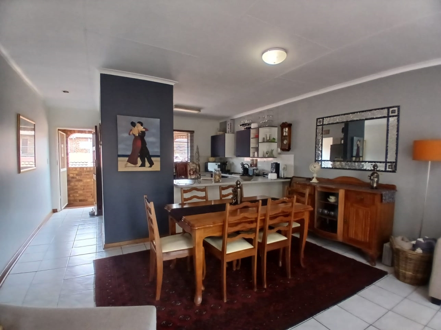 2 Bedroom Property for Sale in Zwartkop Gauteng