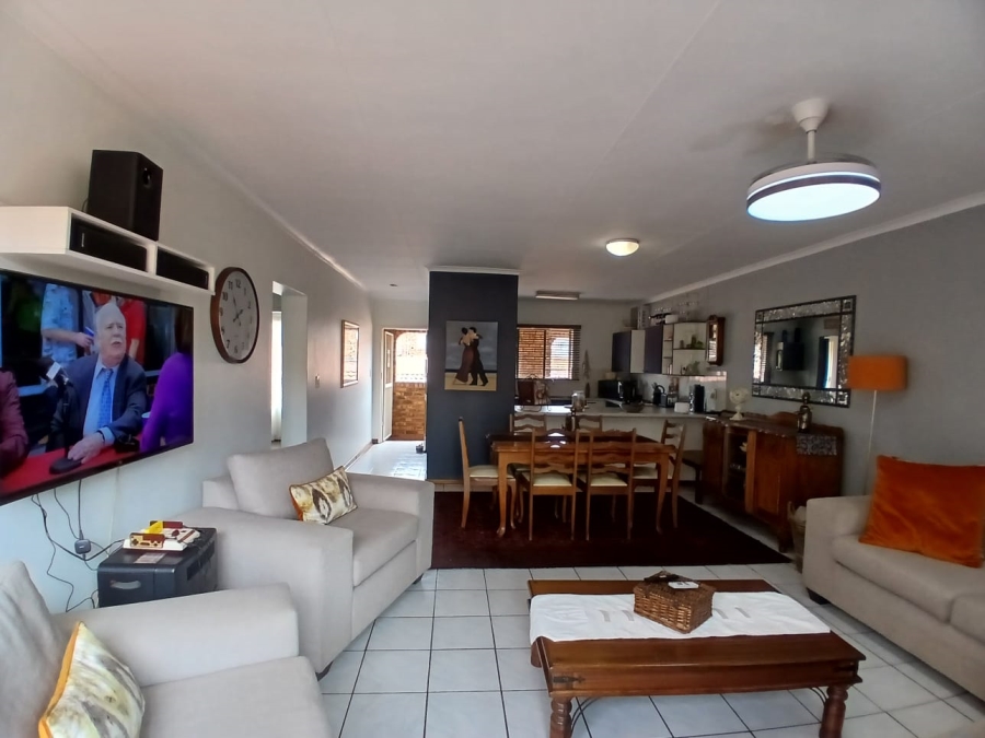 2 Bedroom Property for Sale in Zwartkop Gauteng