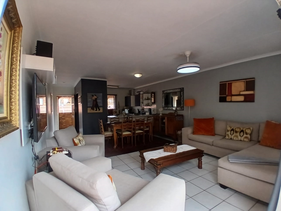 2 Bedroom Property for Sale in Zwartkop Gauteng
