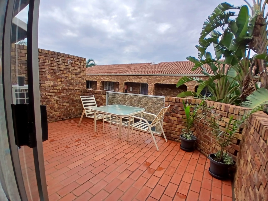 2 Bedroom Property for Sale in Zwartkop Gauteng