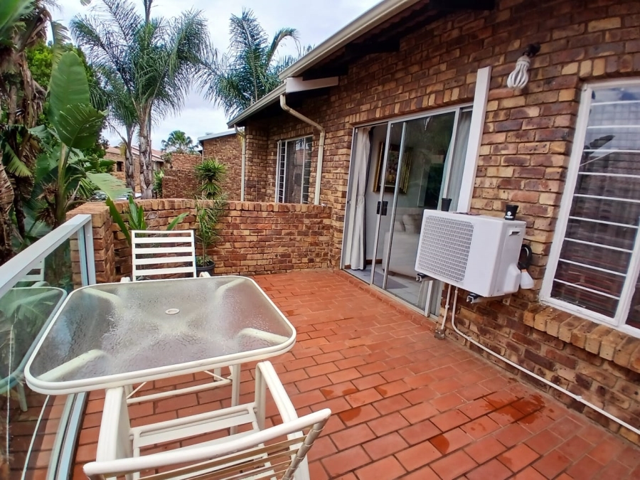 2 Bedroom Property for Sale in Zwartkop Gauteng