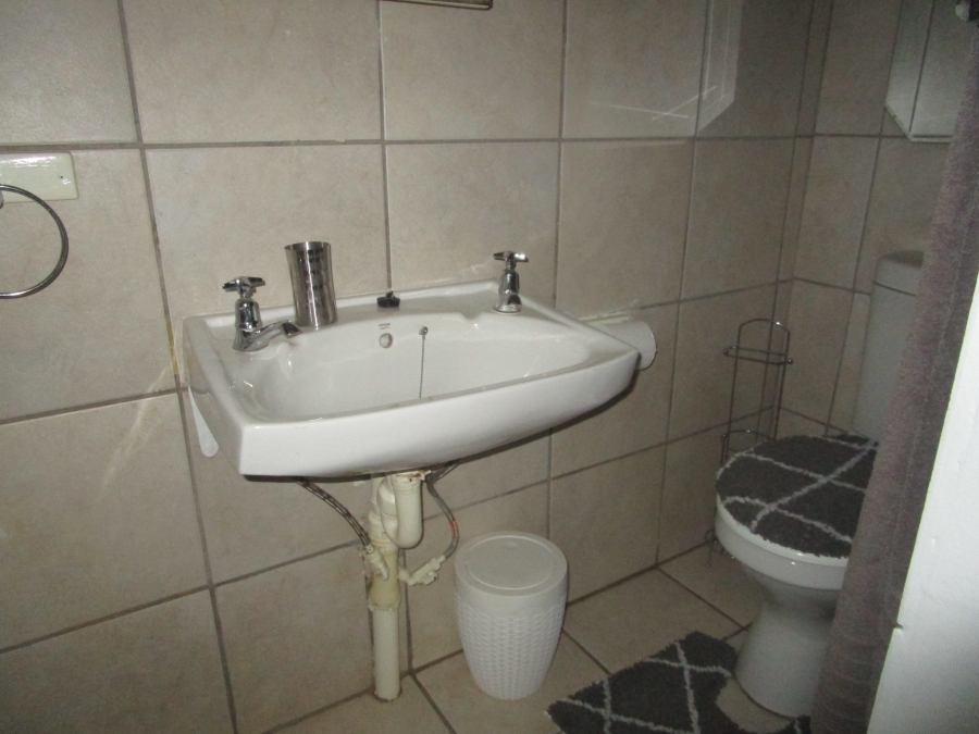 1 Bedroom Property for Sale in Lyttelton Manor Gauteng