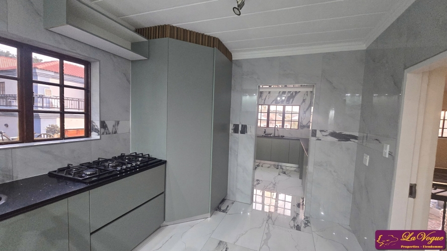 4 Bedroom Property for Sale in Faerie Glen Gauteng