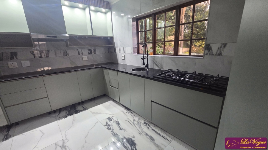 4 Bedroom Property for Sale in Faerie Glen Gauteng