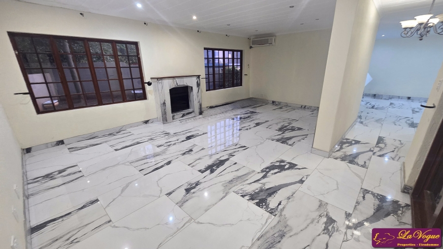 4 Bedroom Property for Sale in Faerie Glen Gauteng