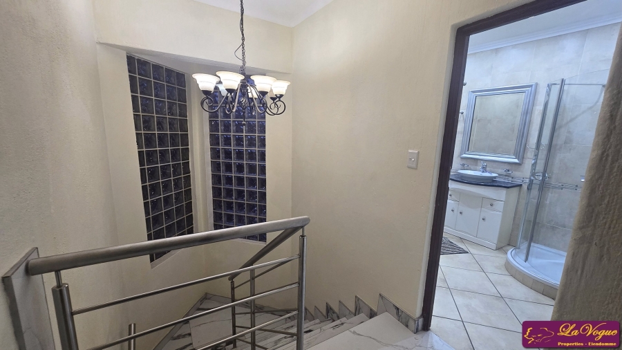 4 Bedroom Property for Sale in Faerie Glen Gauteng