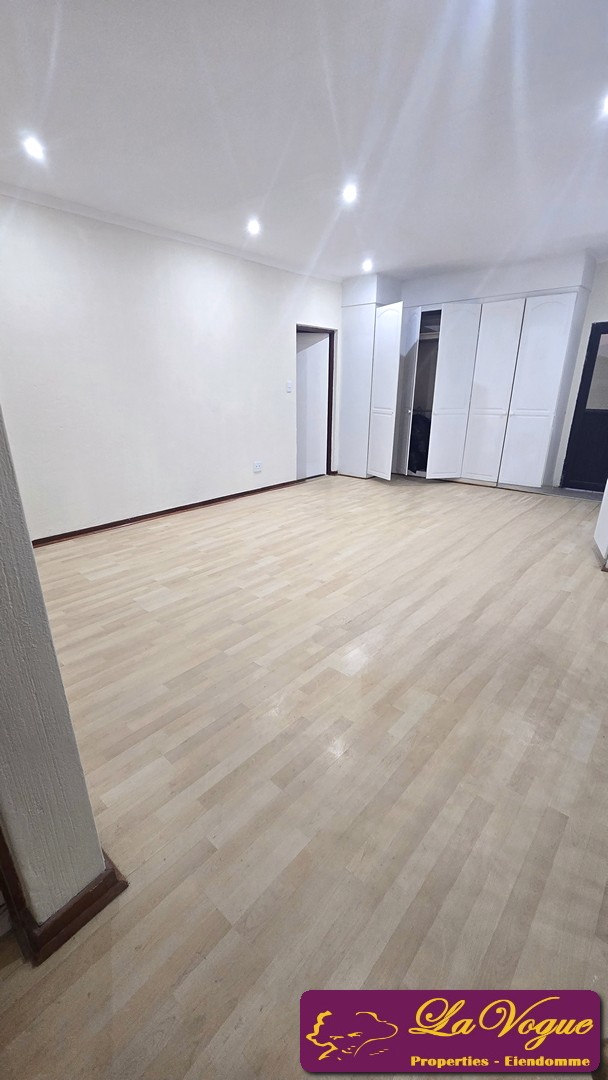 4 Bedroom Property for Sale in Faerie Glen Gauteng