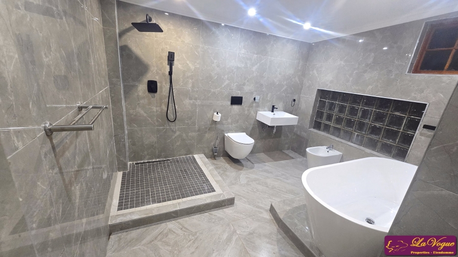 4 Bedroom Property for Sale in Faerie Glen Gauteng