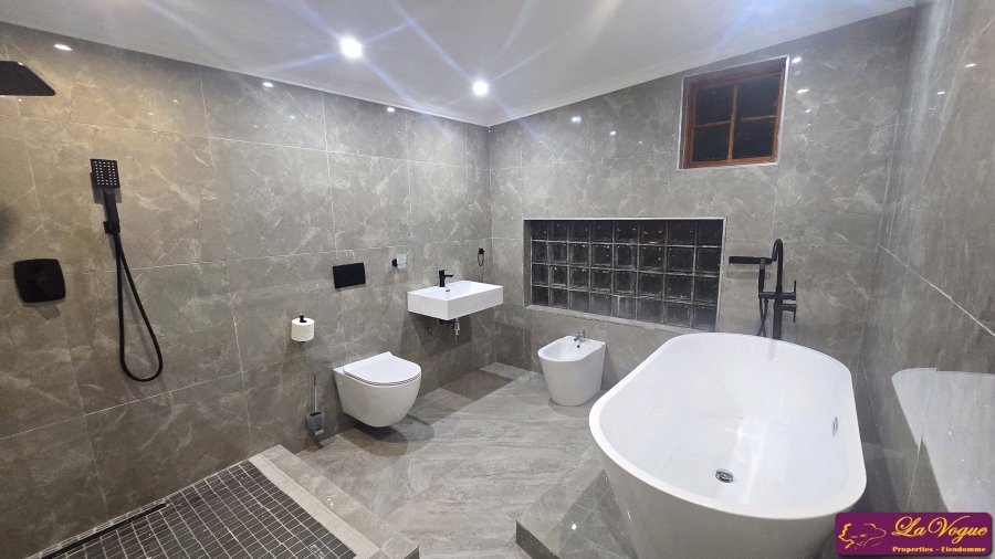 4 Bedroom Property for Sale in Faerie Glen Gauteng