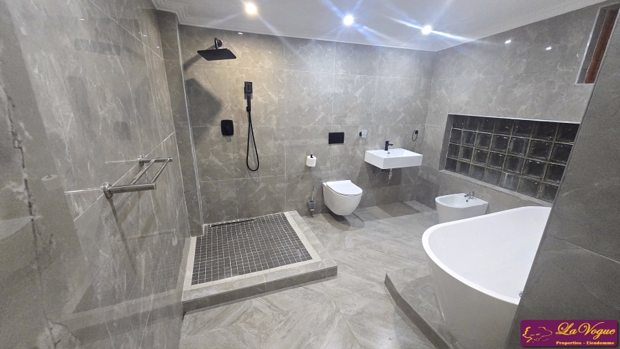 4 Bedroom Property for Sale in Faerie Glen Gauteng