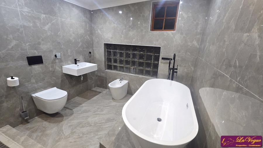 4 Bedroom Property for Sale in Faerie Glen Gauteng