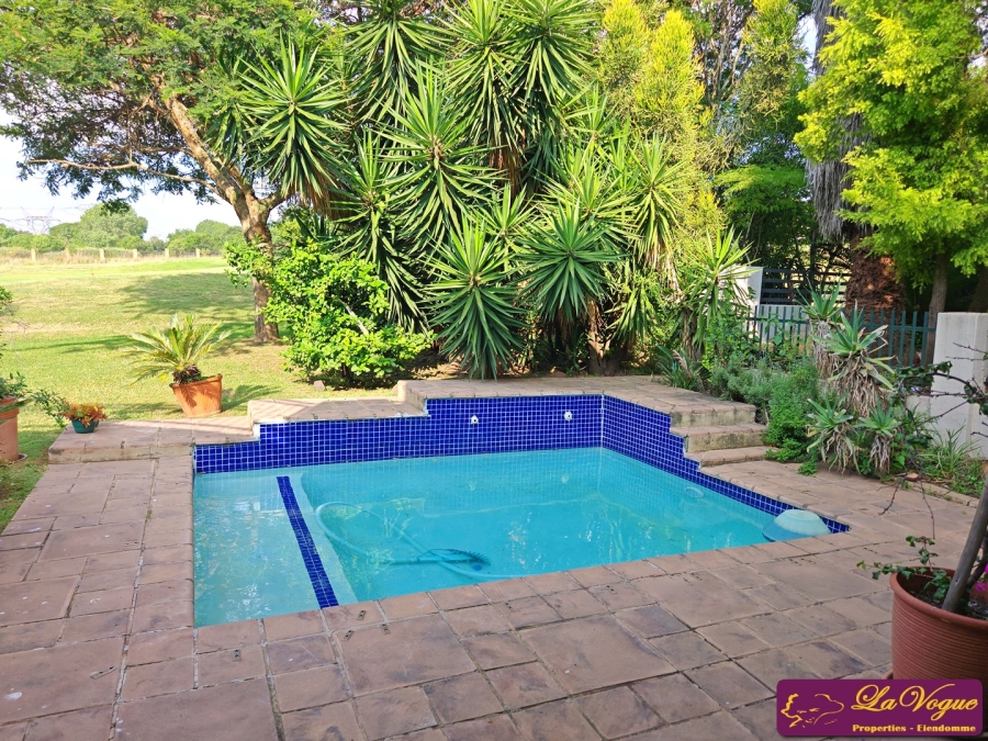 To Let 4 Bedroom Property for Rent in Blue Valley Golf Estate Gauteng