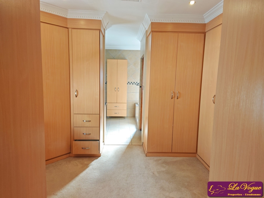 To Let 4 Bedroom Property for Rent in Blue Valley Golf Estate Gauteng