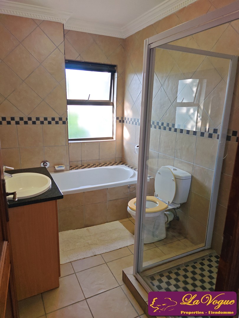 To Let 4 Bedroom Property for Rent in Blue Valley Golf Estate Gauteng