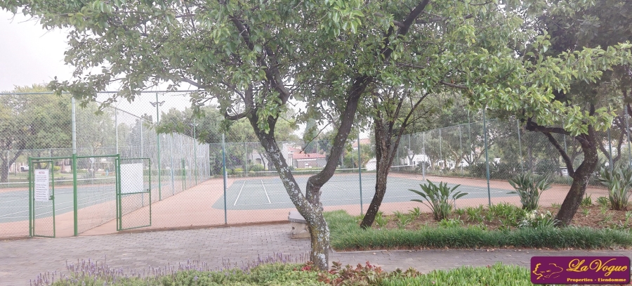 To Let 4 Bedroom Property for Rent in Blue Valley Golf Estate Gauteng