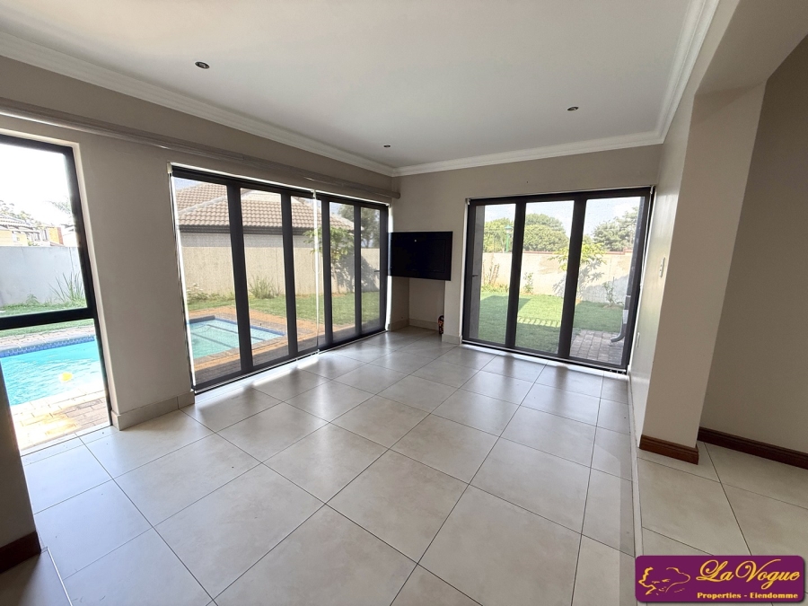 To Let 4 Bedroom Property for Rent in Wapadrand Gauteng