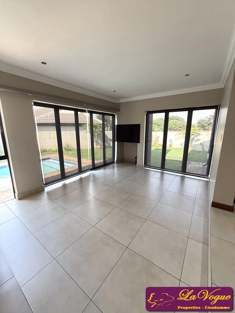 To Let 4 Bedroom Property for Rent in Wapadrand Gauteng
