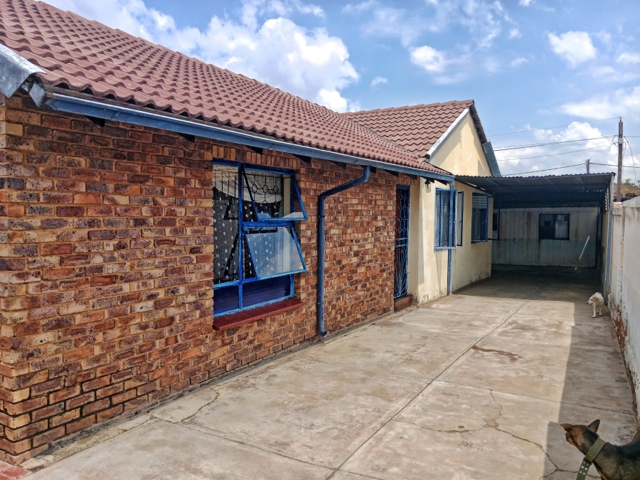 3 Bedroom Property for Sale in Soshanguve GG Gauteng