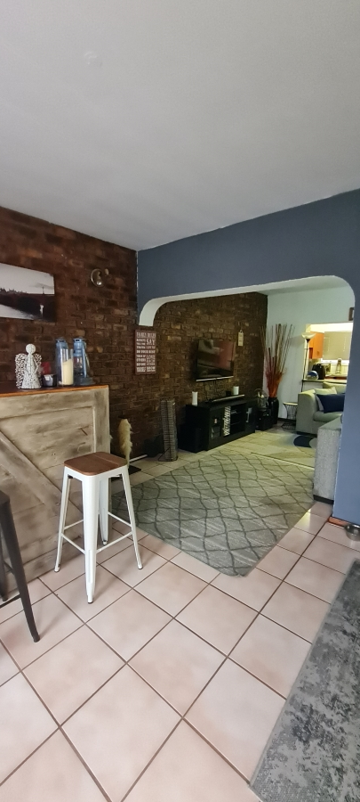 2 Bedroom Property for Sale in Petersfield Gauteng