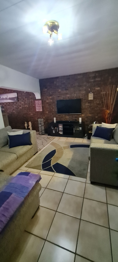 2 Bedroom Property for Sale in Petersfield Gauteng