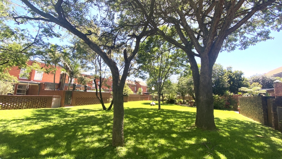 To Let 3 Bedroom Property for Rent in Elarduspark Ext 3 Gauteng