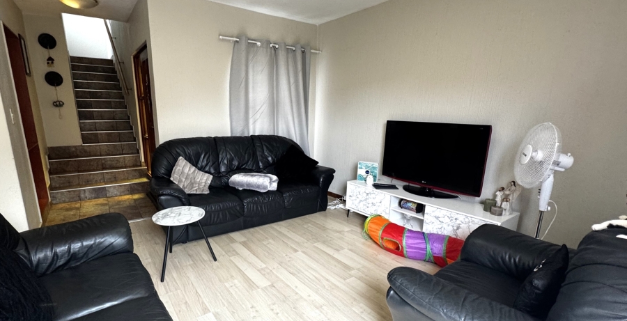 To Let 3 Bedroom Property for Rent in Elarduspark Ext 3 Gauteng